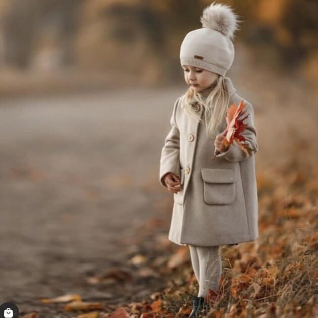 Dievčenská pletená baretka s brmbolcom Cóndor linen béžová | Welcomebaby.sk