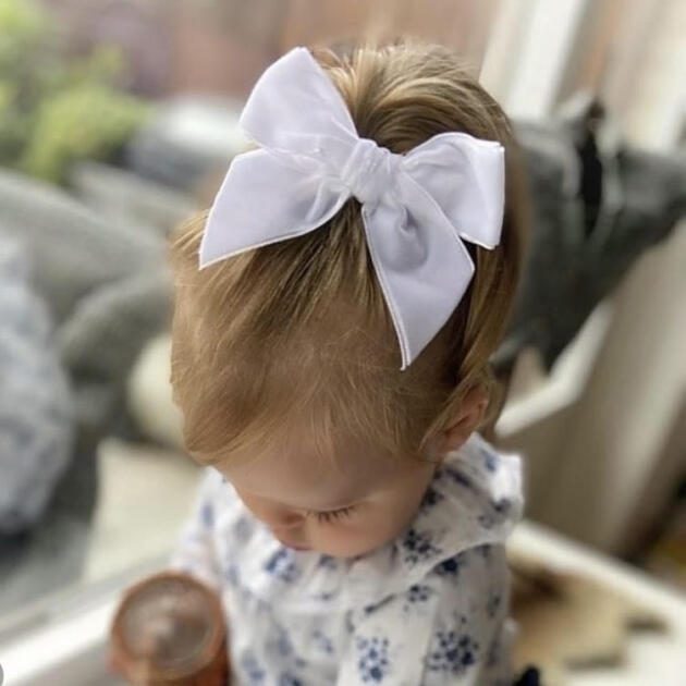 Veľká velvet mašľa do vlasov Cóndor biela | Welcomebaby.sk