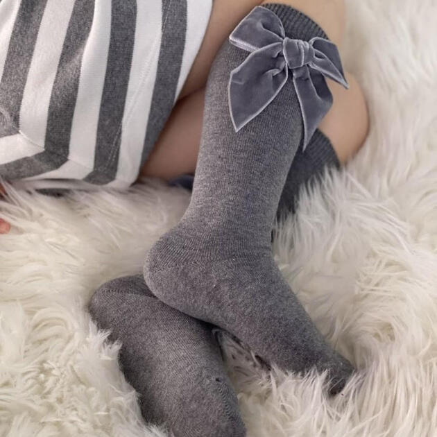 CÓNDOR Podkolienky s velvet mašľou svetlosivé Velvet knee high socks grey 2489 | Welcomebaby.sk