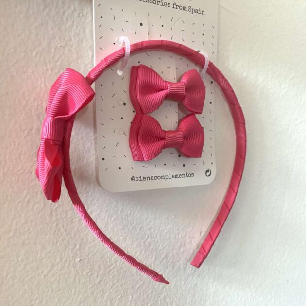 Čelenka s mašličkou a dvomi mašličkovými sponkami Siena fuchsia cyklamenova | Welcomebaby.sk