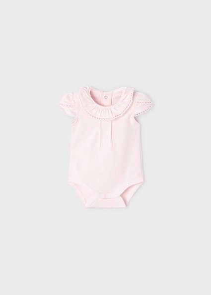 Body s volánovým golierom a krátkym rukávom Mayoral baby ružová | Welcomebaby.sk