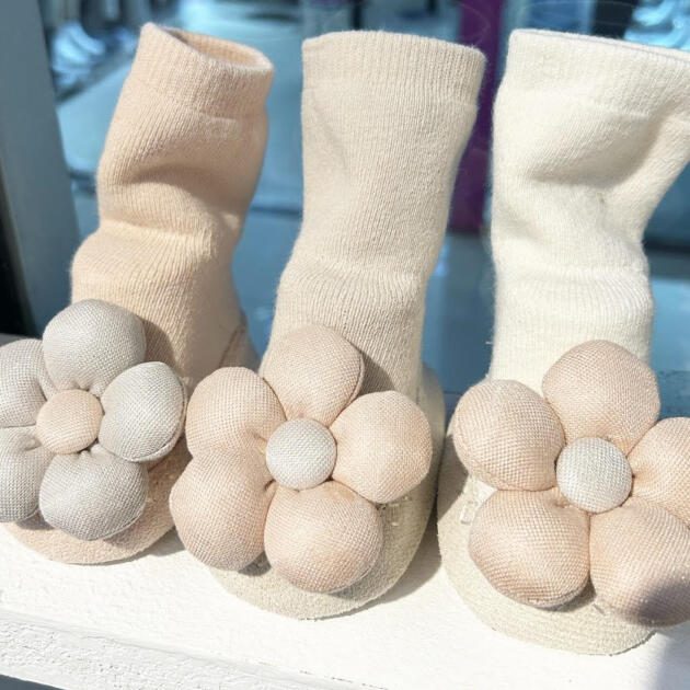 W BABY Ponožky s kvetom krémové Socks with flower cream | Welcomebaby.sk