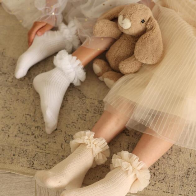 NENA BEBE Rebrované ponožky biele s tylovým volánom Socks tulle white 5039 | Welcomebaby.sk