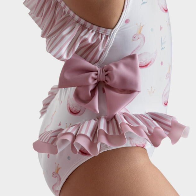 MEIA PATA Jednodielne plavky s volánom a mašľou labute Swimsuit CANNES ružové MP002SS22 | Welcomebaby.sk